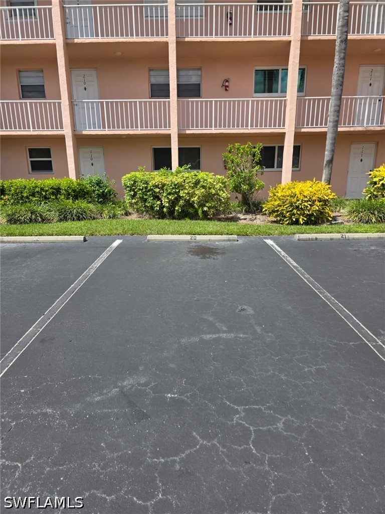 2 Bed Condominium for Sale in Naples, photo 2