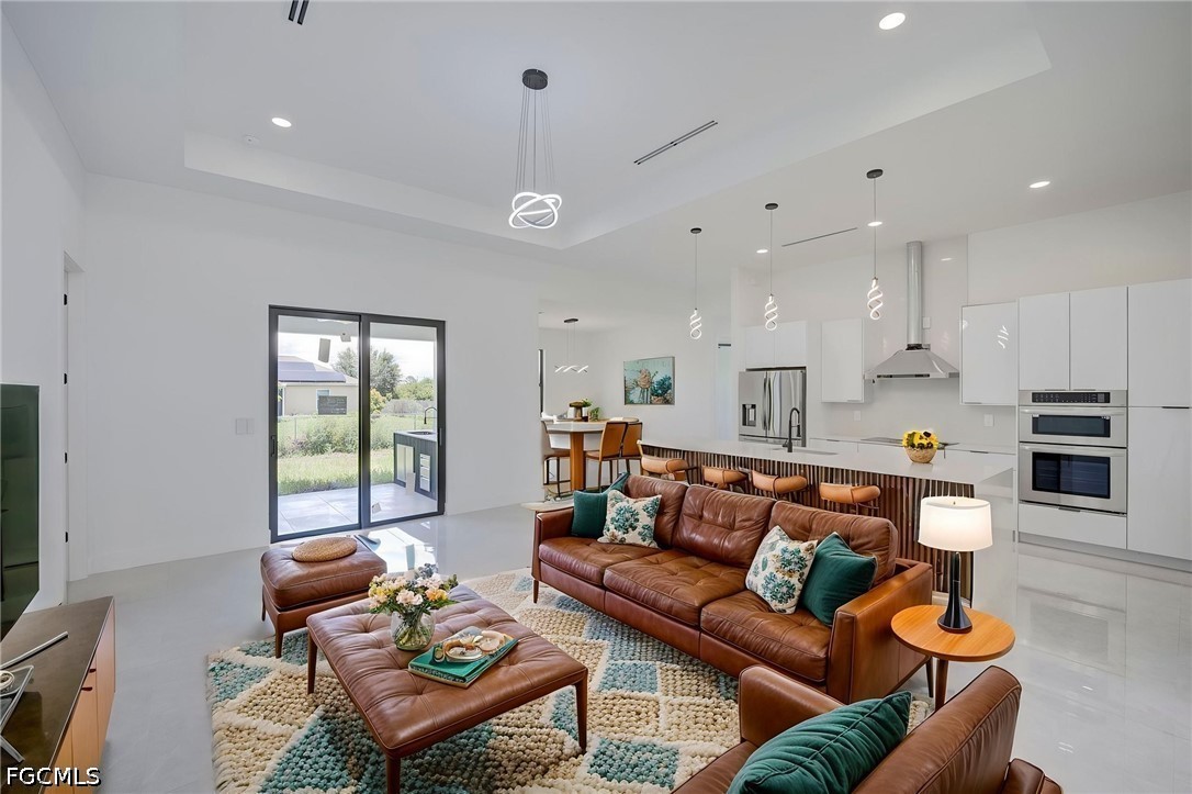 3 Bed SingleFamilyResidence for Sale in Lehigh Acres, photo 2