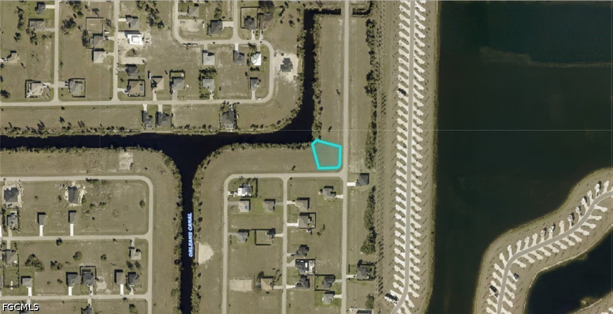 Residential for Sale in Cape Coral, photo 2