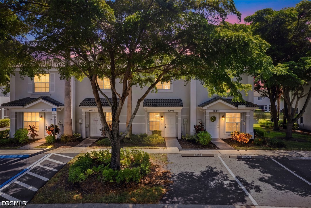 2 Bed Waterfront Home for Sale in Fort Myers, photo 2