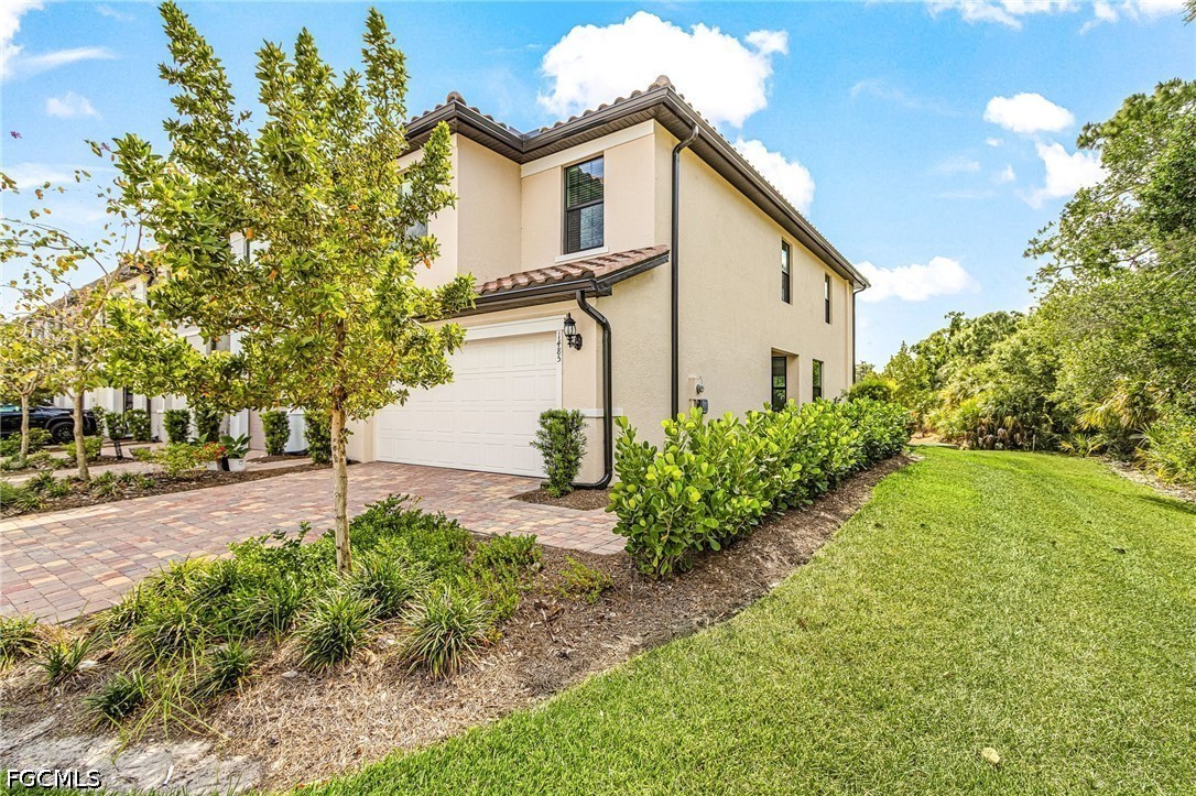 3 Bed Townhouse for Sale in Cape Coral, photo 2