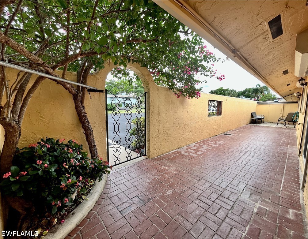 2 Bed Attached for Sale in Glades Country Club, photo 2