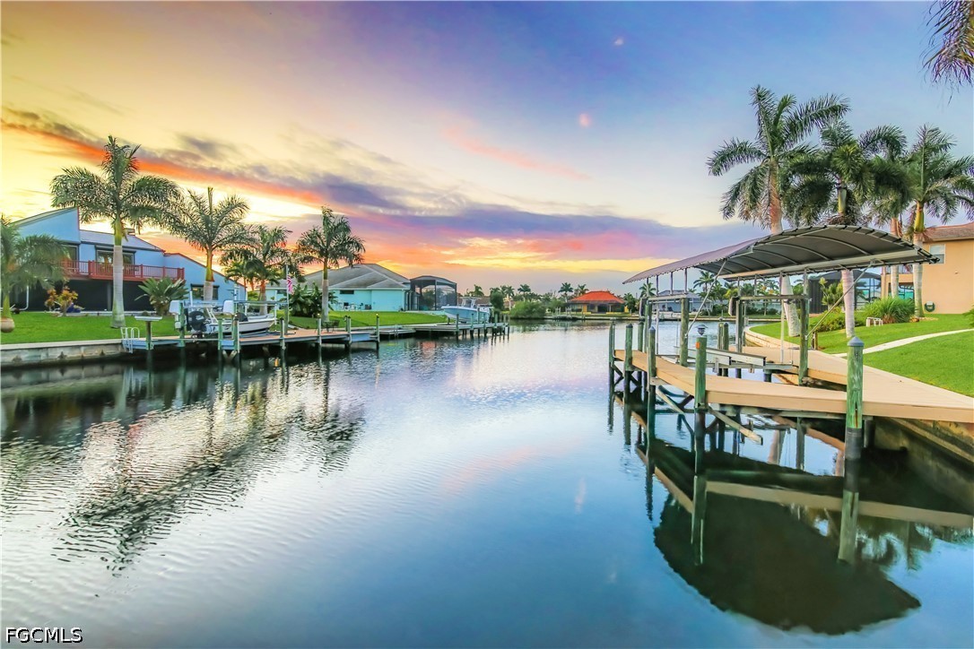 3 Bed Pool Home for Sale in Cape Coral, photo 2