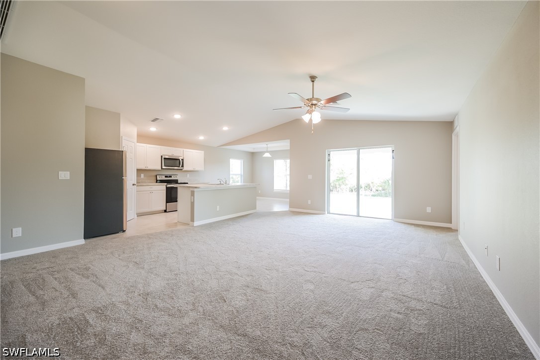 3 Bed SingleFamilyResidence for Sale in Lehigh Acres, photo 2