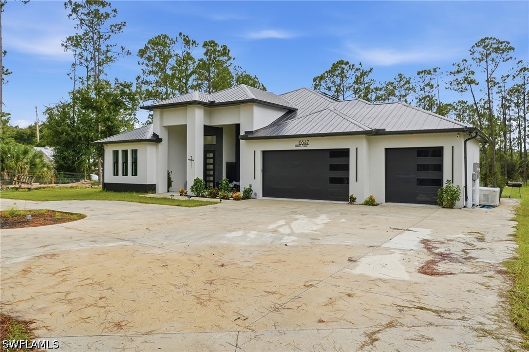 5 Bed Pool Home for Sale in North Port, photo 2