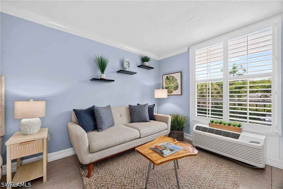 1 Bed Condominium for Sale in Naples, photo 2