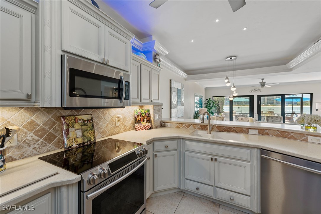 2 Bed Waterfront Home for Sale in La Peninsula, photo 11