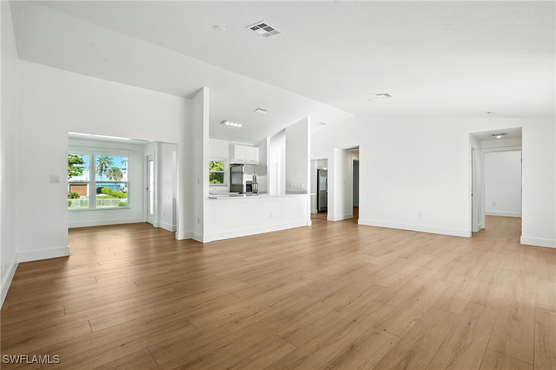 2 Bed SingleFamilyResidence for Sale in Bonita Beach, photo 11