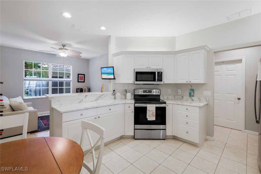 2 Bed Condominium for Sale in Sabal Palm, photo 11