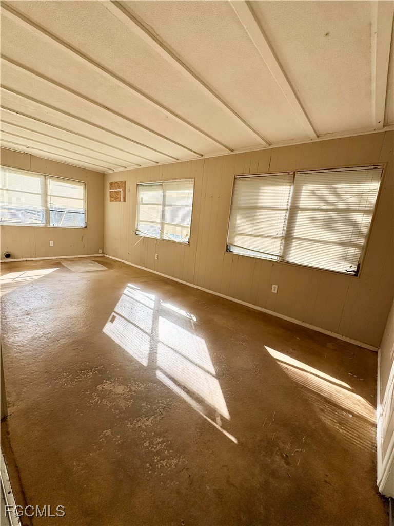 2 Bed SingleFamilyResidence for Sale in Port San Carlos, photo 11