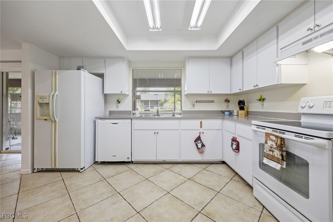 3 Bed SingleFamilyResidence for Sale in Cape Coral, photo 11