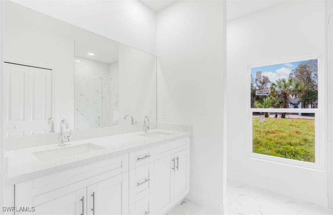 3 Bed SingleFamilyResidence for Sale in Naples, photo 11