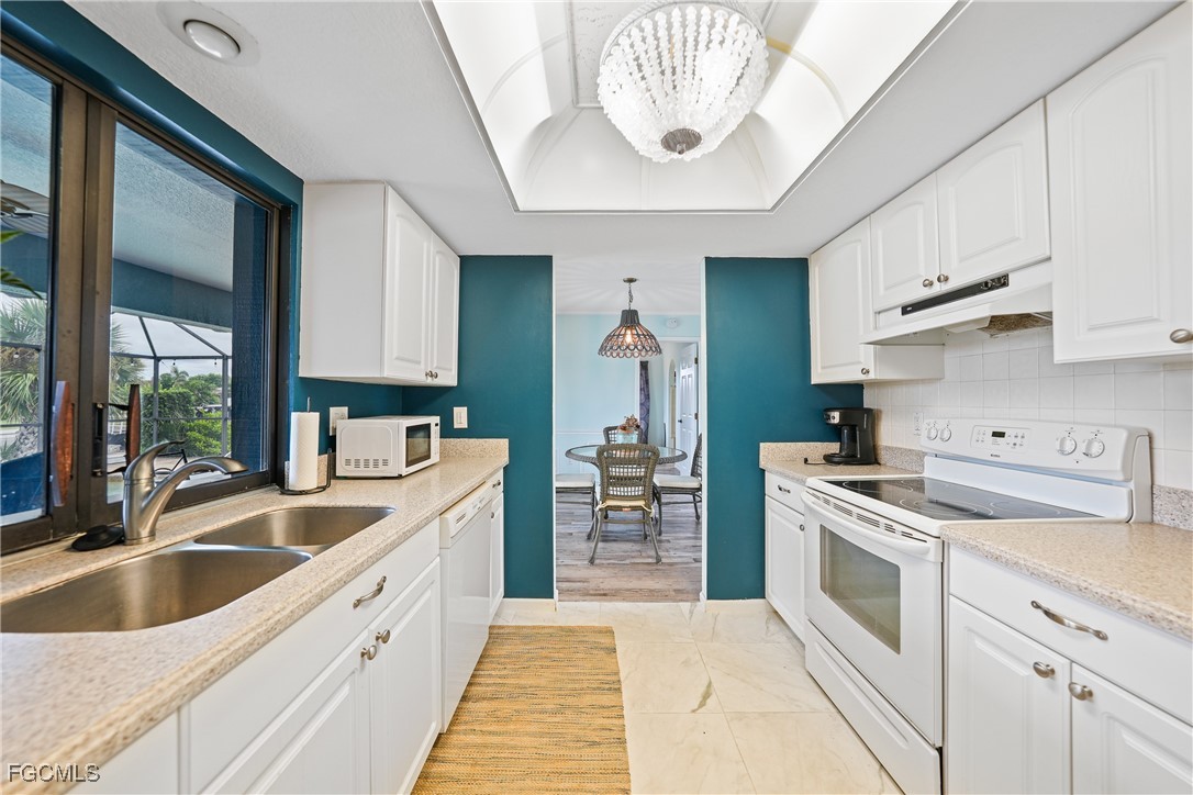 2 Bed Pool Home for Sale in Punta Gorda Isles, photo 11