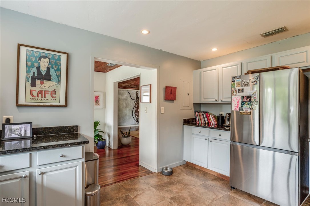 2 Bed SingleFamilyResidence for Sale in Edison Manor, photo 11