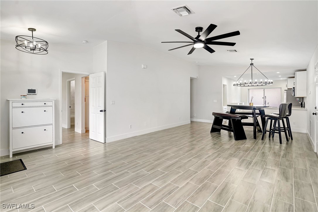4 Bed SingleFamilyResidence for Sale in Fort Myers, photo 11