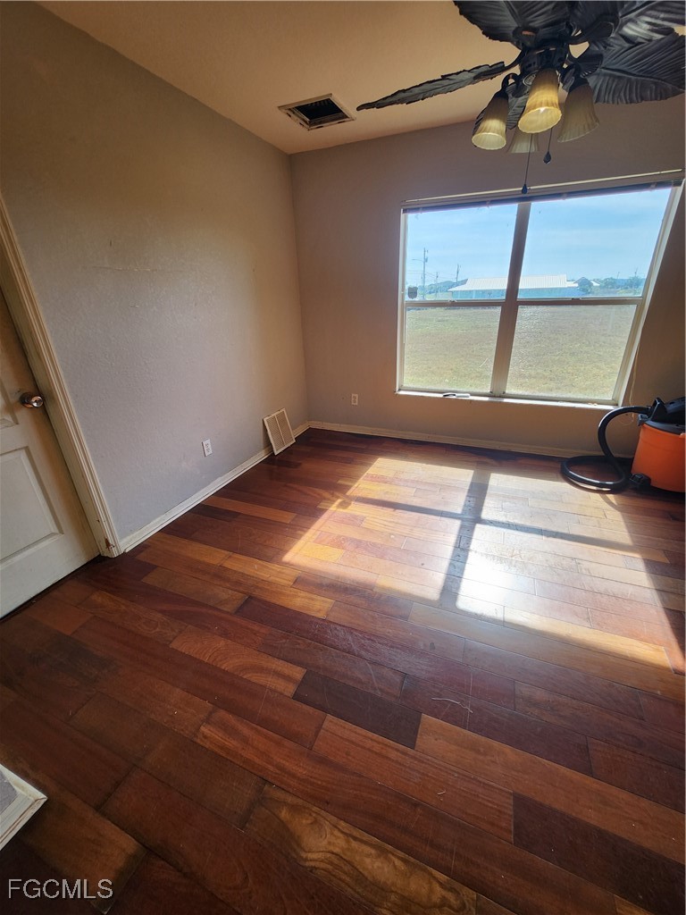 3 Bed Waterfront Home for Sale in Cape Coral, photo 11