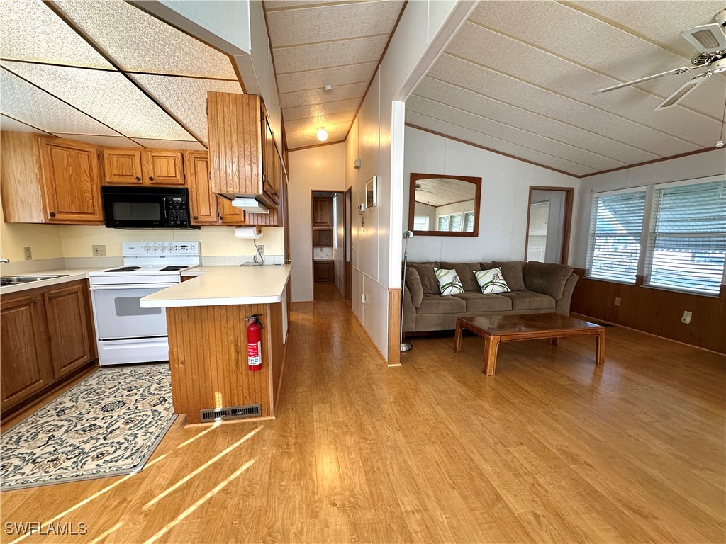 1 Bed ManufacturedHome for Sale in Estero, photo 11