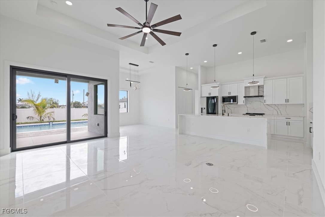 3 Bed SingleFamilyResidence for Sale in Port Charlotte, photo 11