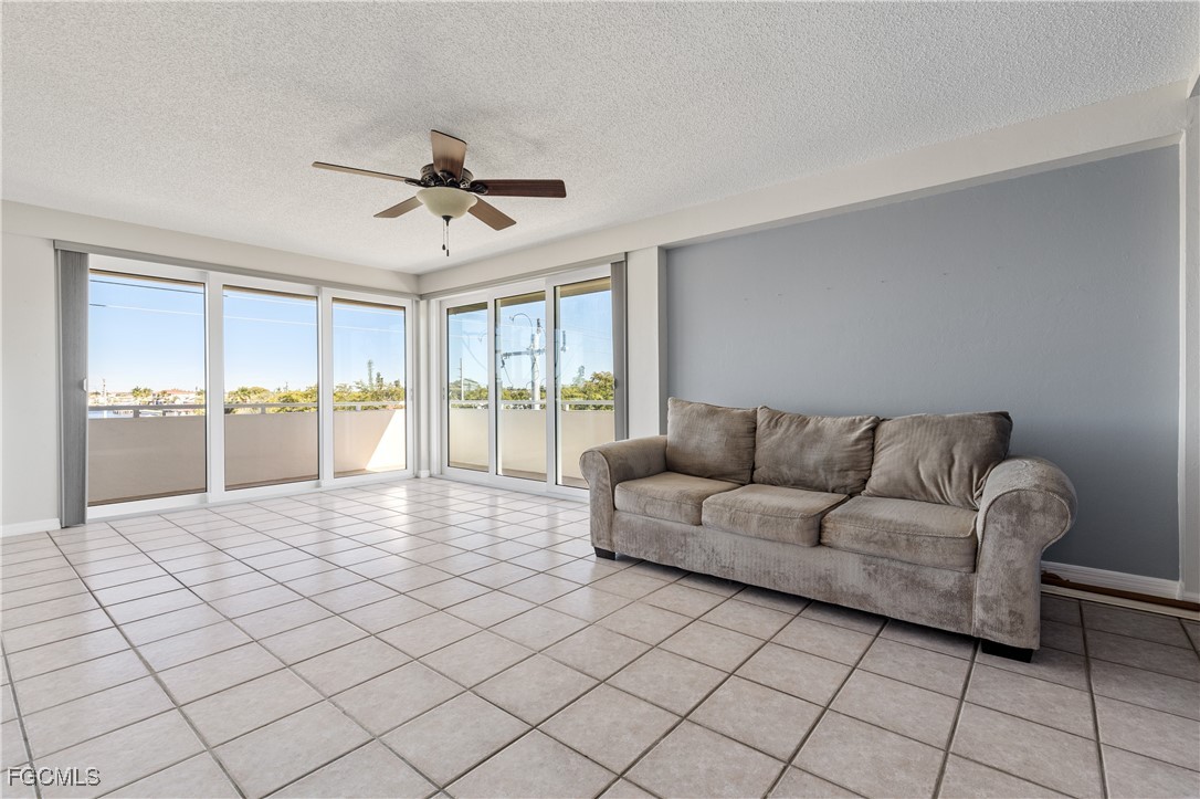 2 Bed Waterfront Home for Sale in Cape Coral, photo 11