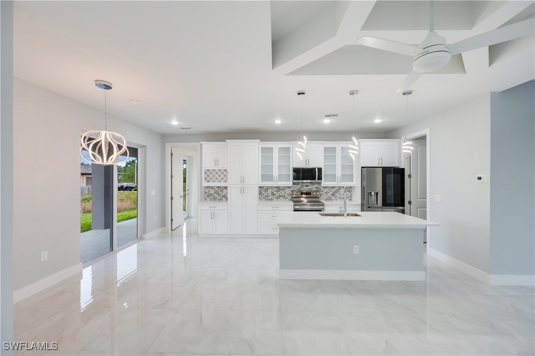 3 Bed SingleFamilyResidence for Sale in Lehigh Acres, photo 11