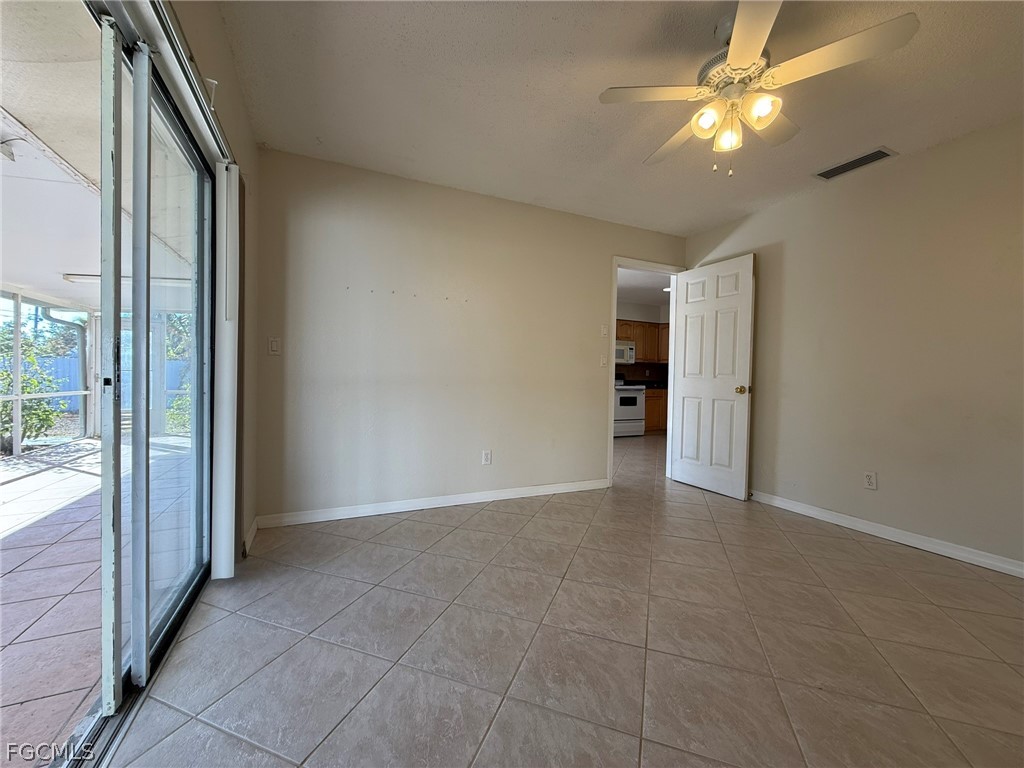 3 Bed SingleFamilyResidence for Sale in Cape Coral, photo 11