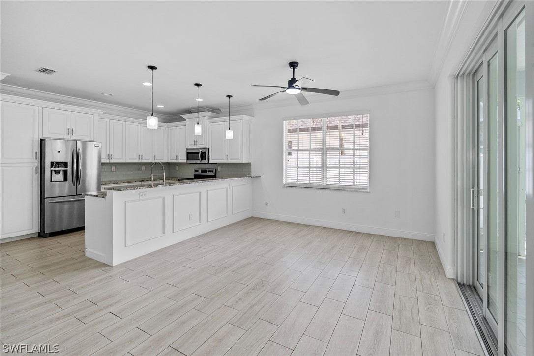 3 Bed SingleFamilyResidence for Sale in Naples, photo 11
