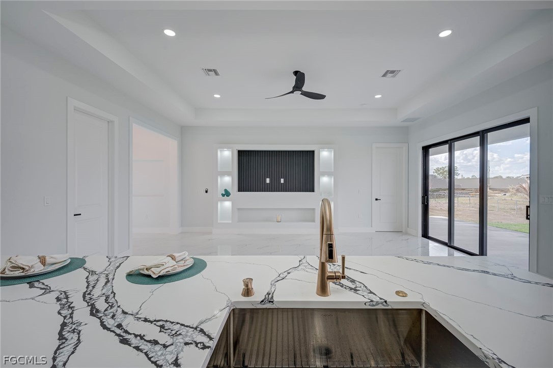 3 Bed SingleFamilyResidence for Sale in Lehigh Acres, photo 11
