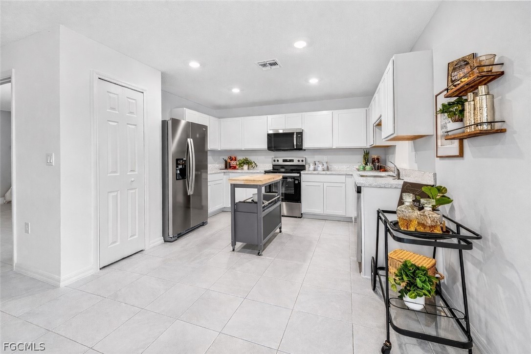 4 Bed SingleFamilyResidence for Sale in Labelle Acres, photo 11