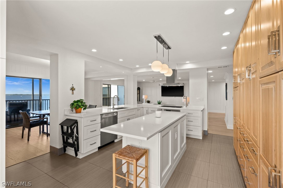 2 Bed Waterfront Home for Sale in Fort Myers, photo 11