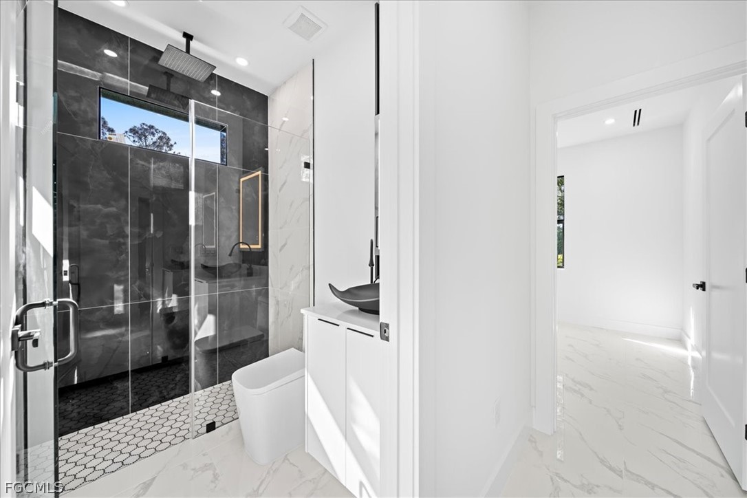 4 Bed SingleFamilyResidence for Sale in Lehigh Acres, photo 11