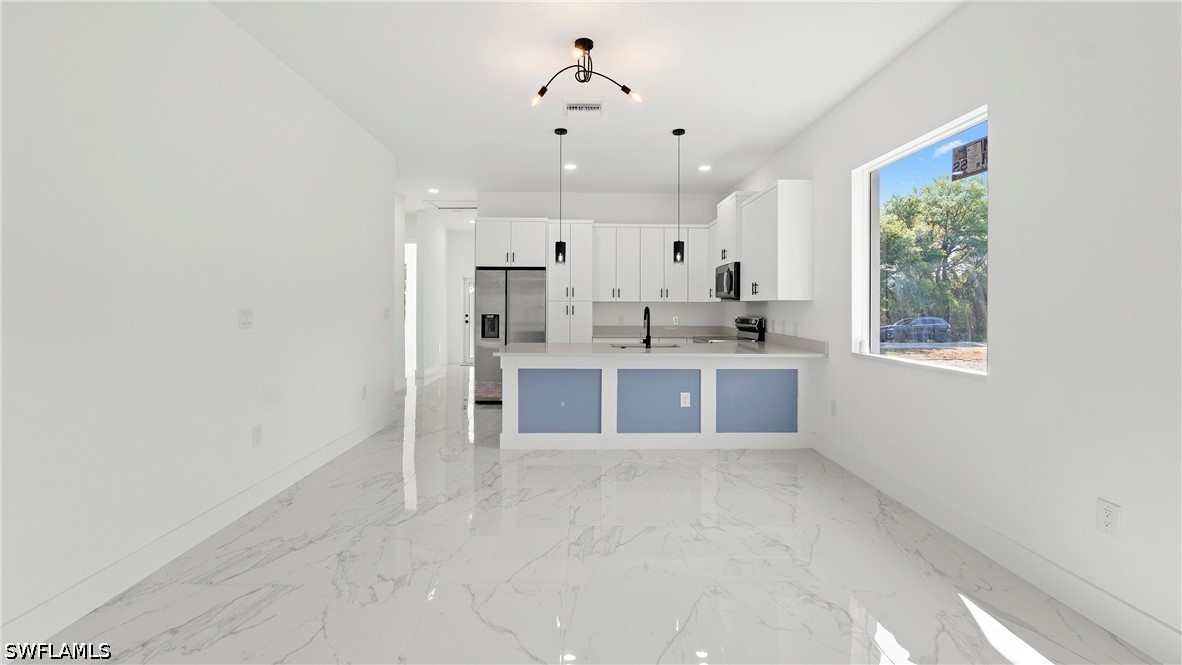 3 Bed SingleFamilyResidence for Sale in Lehigh Acres, photo 11