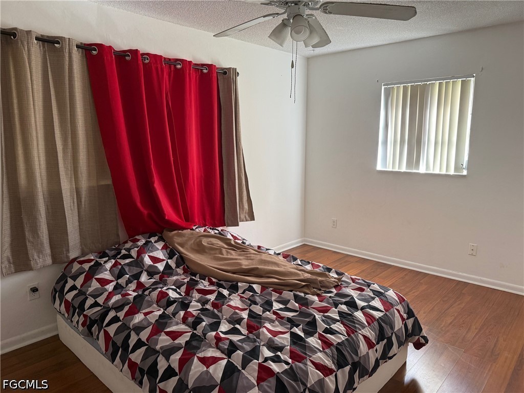 2 Bed SingleFamilyResidence for Sale in Lehigh Acres, photo 11