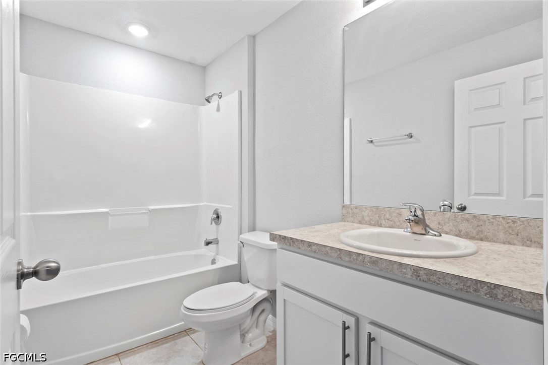 3 Bed SingleFamilyResidence for Sale in Cape Coral, photo 11