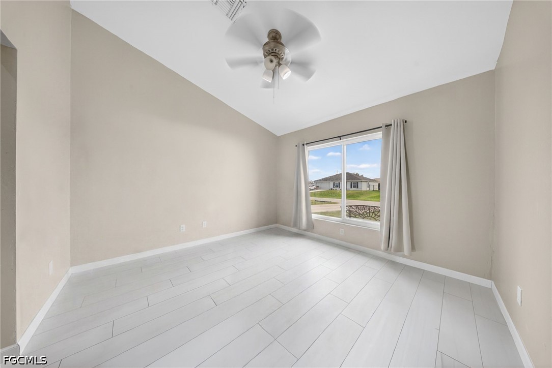3 Bed SingleFamilyResidence for Sale in Cape Coral, photo 11
