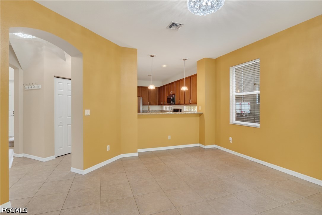 4 Bed SingleFamilyResidence for Sale in Fort Myers, photo 11
