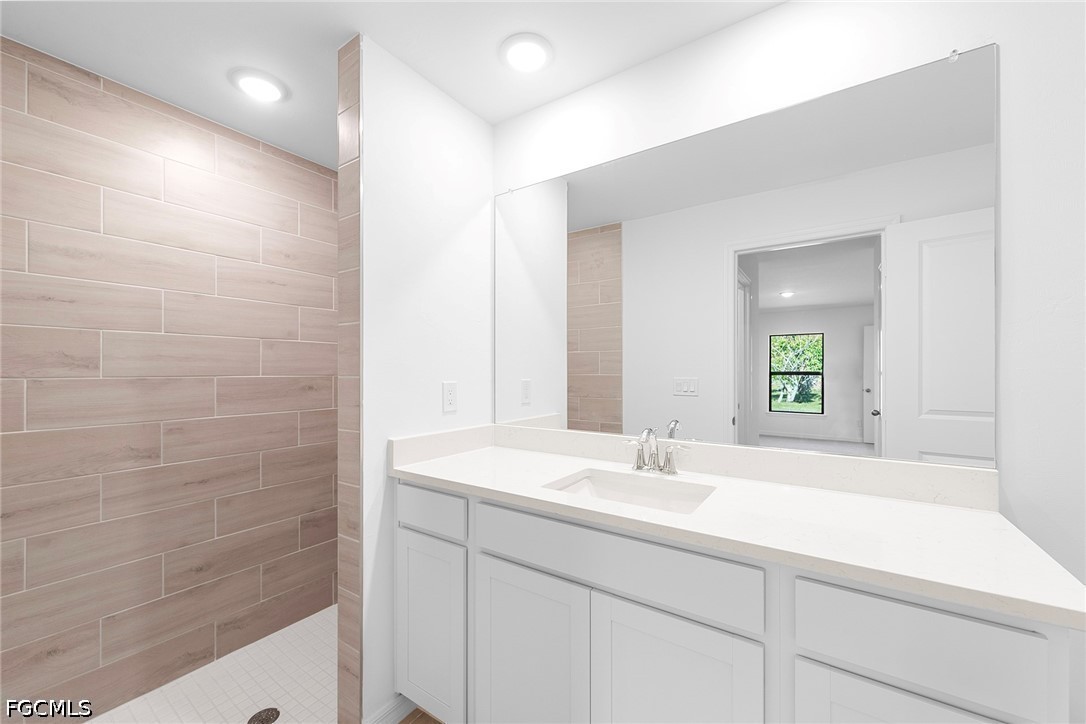 3 Bed SingleFamilyResidence for Sale in Cape Coral, photo 11