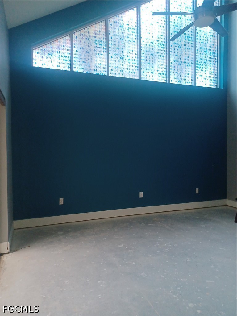 3 Bed Attached for Sale in Naples, photo 11