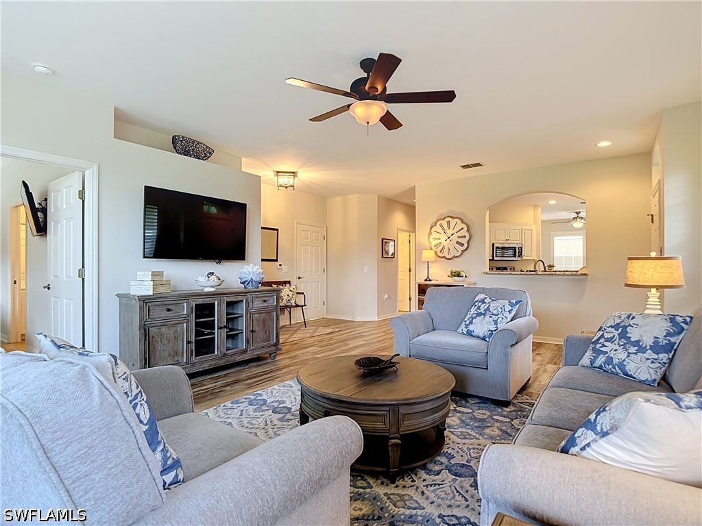 2 Bed Condominium for Sale in Sabal Palm, photo 11
