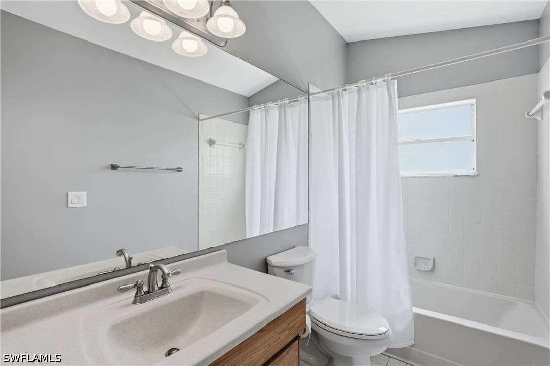 3 Bed SingleFamilyResidence for Sale in Naples, photo 11