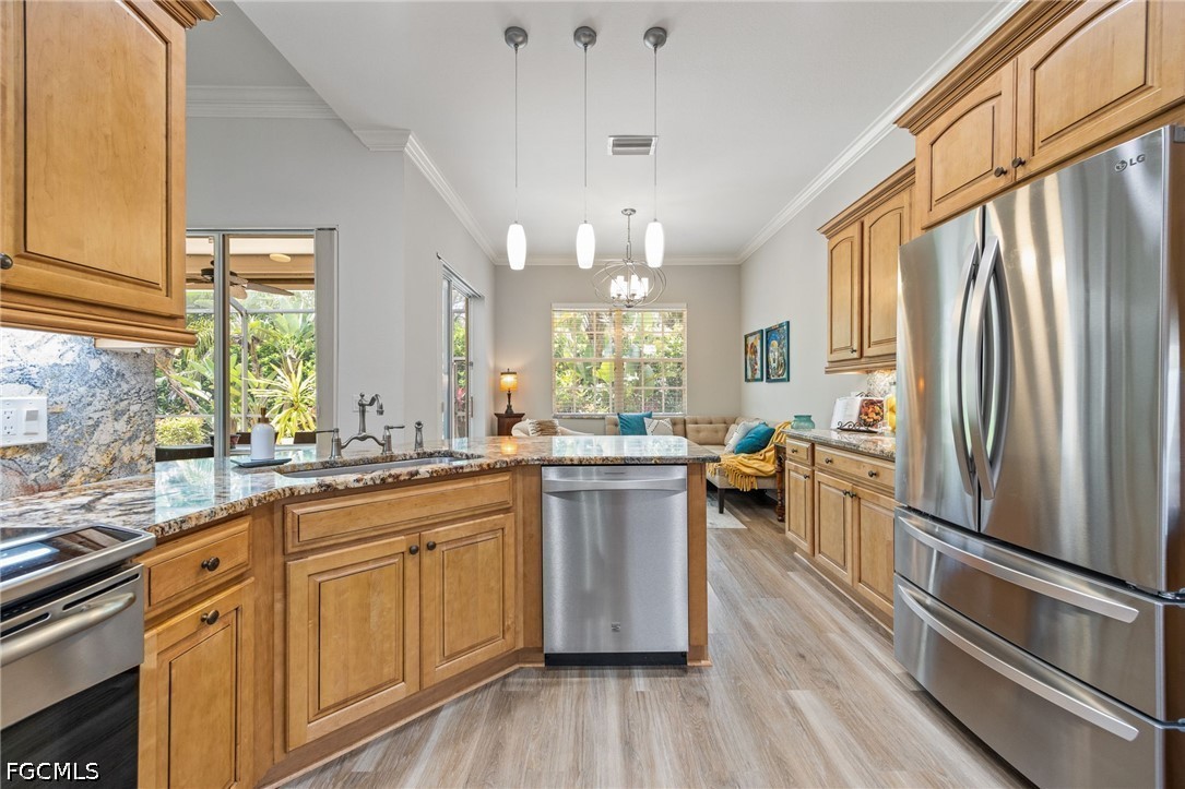 2 Bed SingleFamilyResidence for Sale in Naples, photo 11