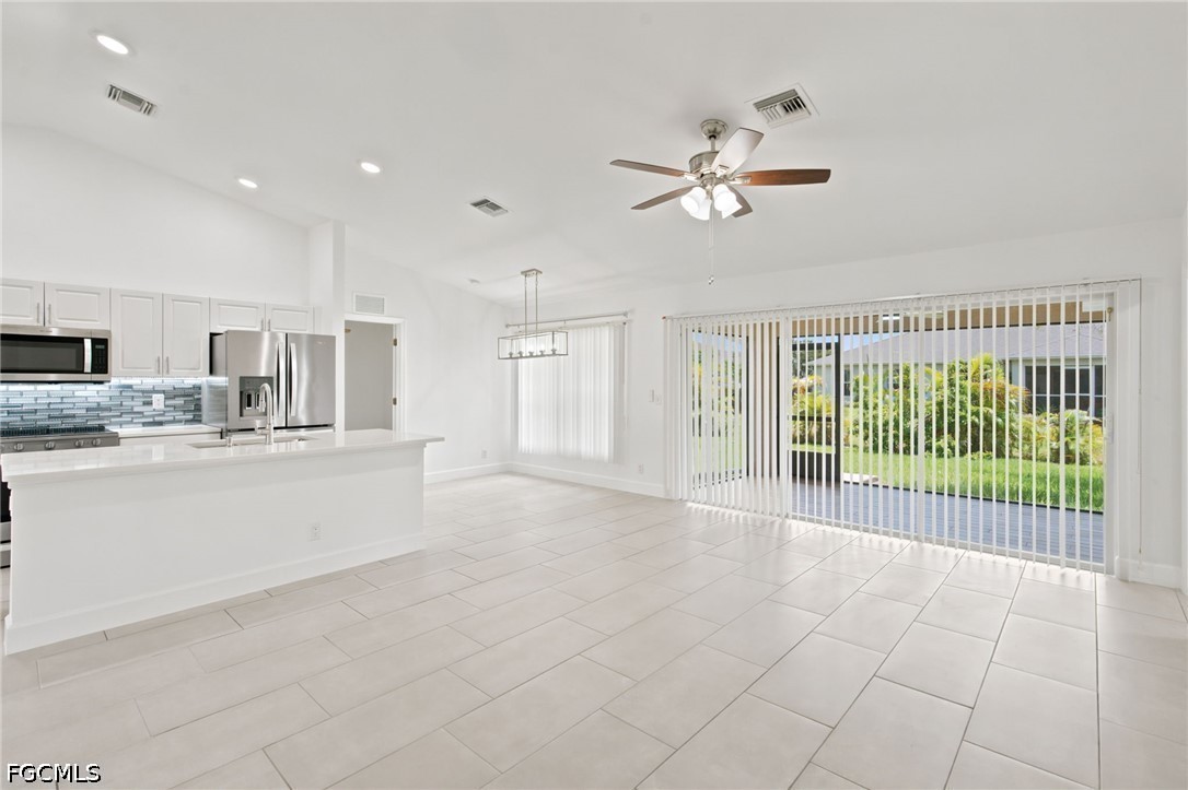 3 Bed SingleFamilyResidence for Sale in Cape Coral, photo 11