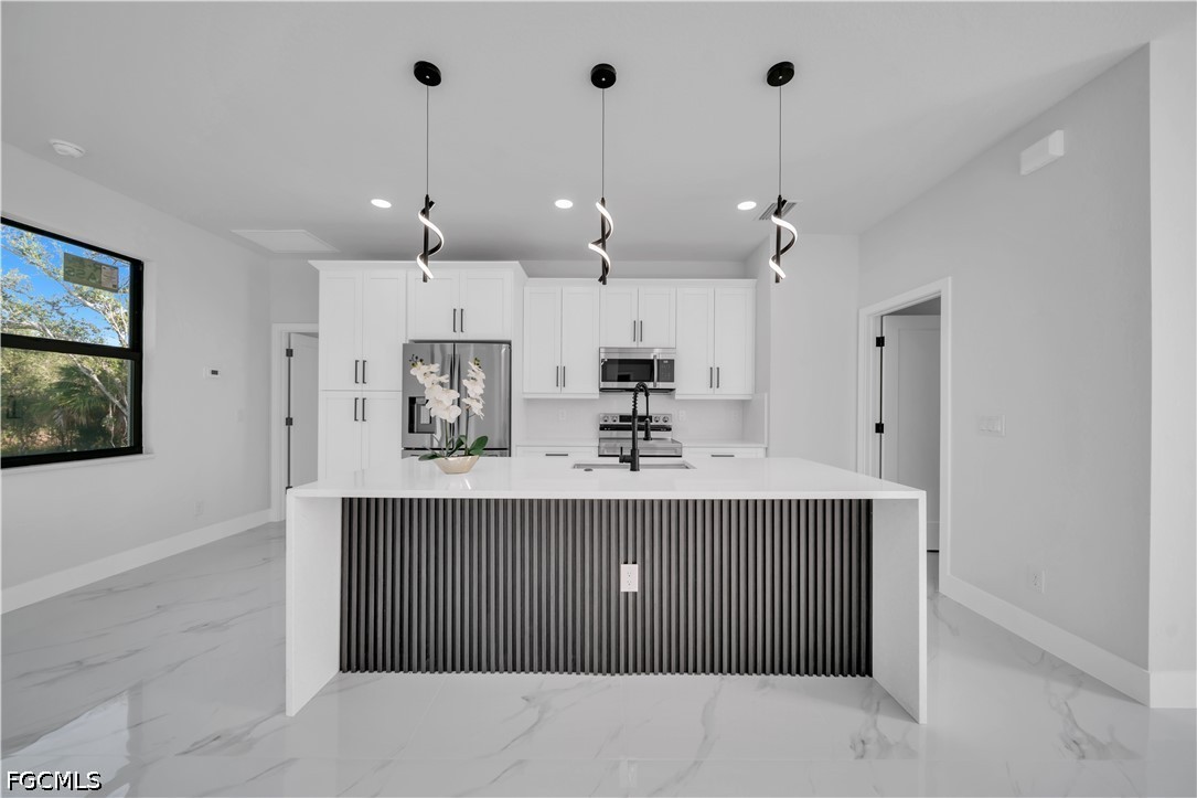 3 Bed SingleFamilyResidence for Sale in Lehigh Acres, photo 11