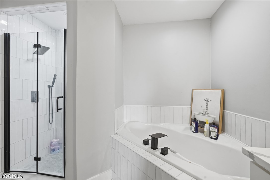 3 Bed Pool Home for Sale in Cape Coral, photo 11