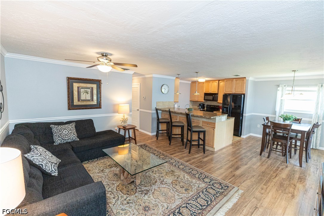 2 Bed Waterfront Home for Sale in Fort Myers, photo 11