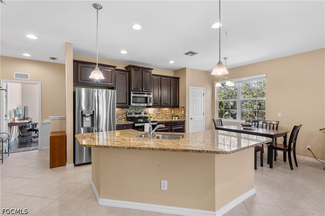 3 Bed Condominium for Sale in Fort Myers, photo 11