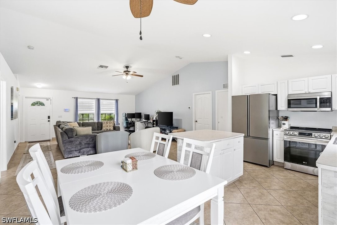 3 Bed SingleFamilyResidence for Sale in Lehigh Acres, photo 11