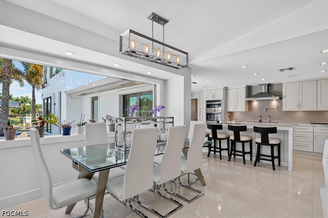 4 Bed Pool Home for Sale in Town And River, photo 11