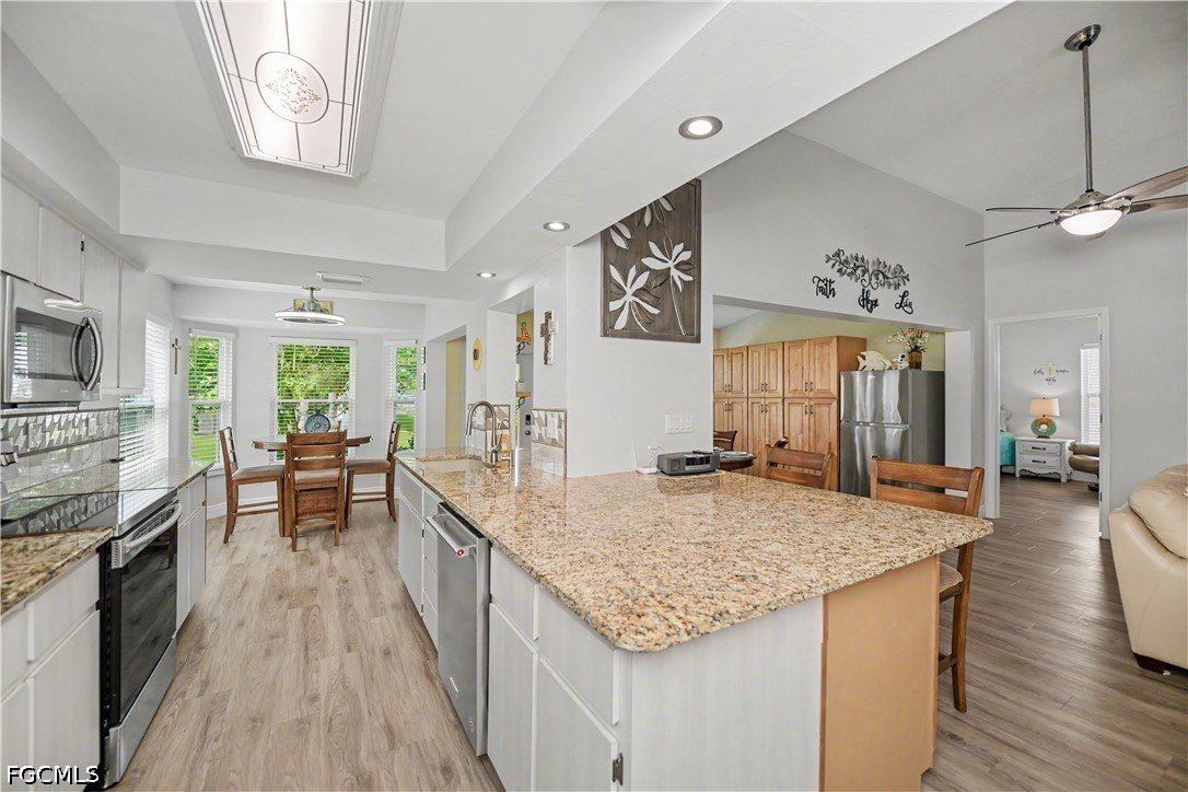2 Bed SingleFamilyResidence for Sale in North Fort Myers, photo 11