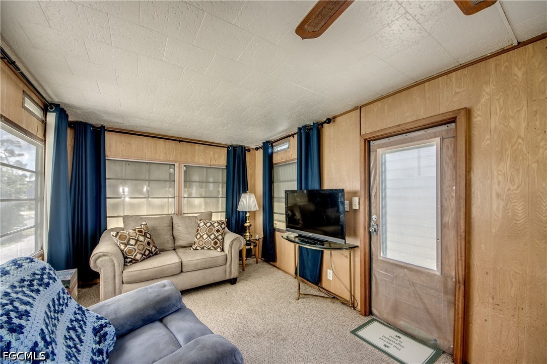 1 Bed ManufacturedHome for Sale in Mobile Manor, photo 11