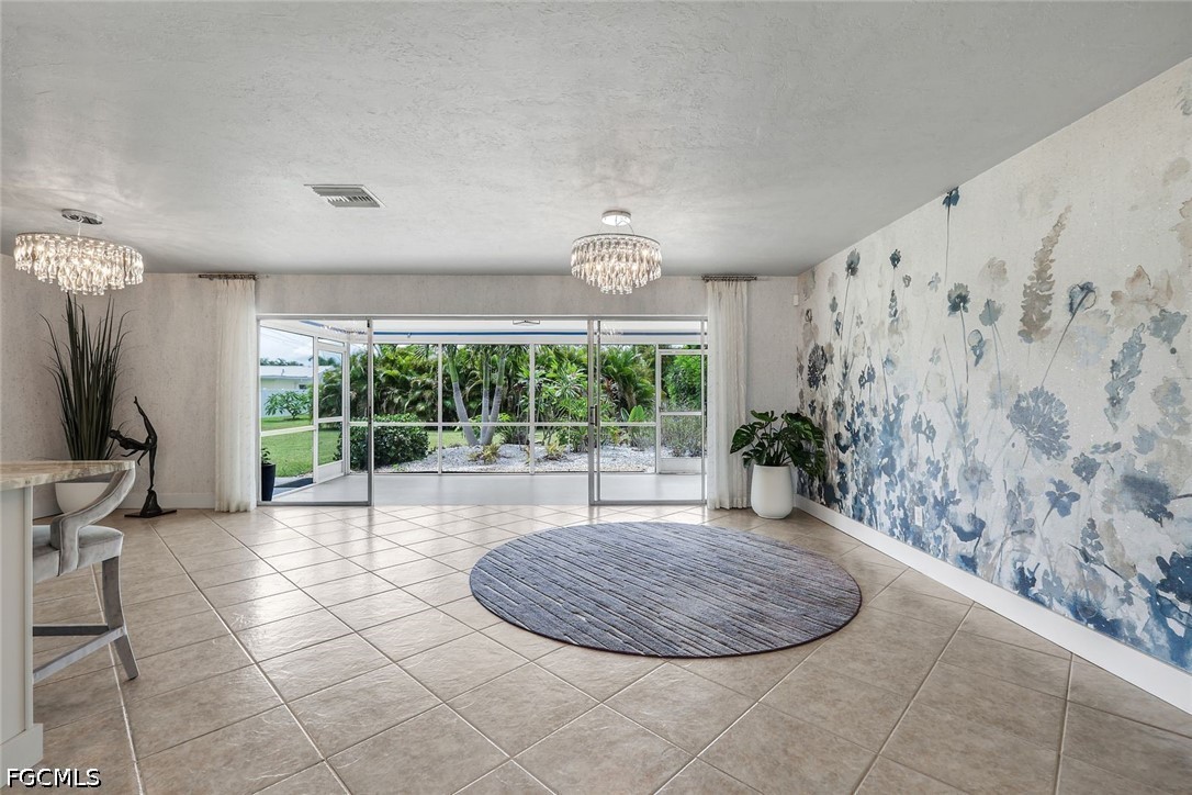 3 Bed SingleFamilyResidence for Sale in Cape Coral, photo 11